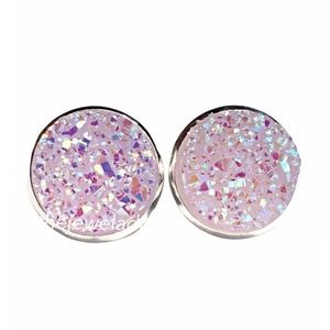 3 for 15🎀 lightest lavender Druzy style earrings